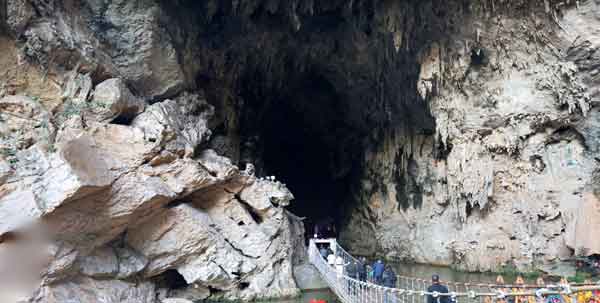 Swallow Cave in Jianshui, Yunnan Province